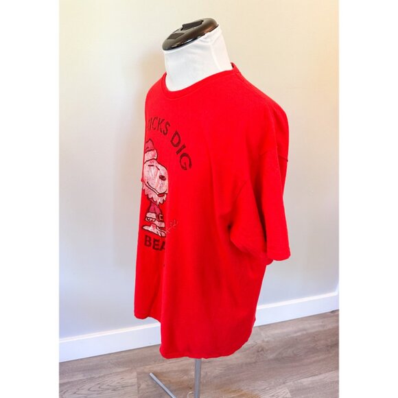 Peanuts Santa Snoopy "Chicks Dig the Beard" Christmas T-Shirt - Picture 6 of 9